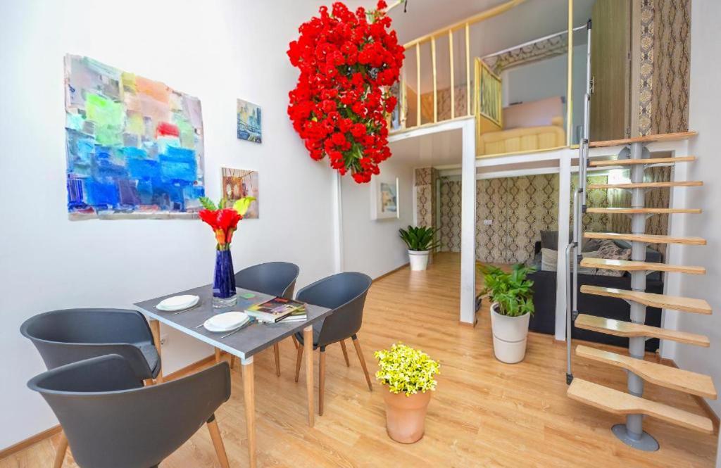 Old Town - Ultra Central Apartment Bükreş Dış mekan fotoğraf